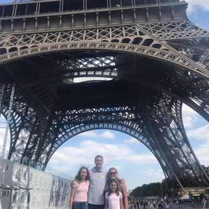 Meet your Posher, Leslie